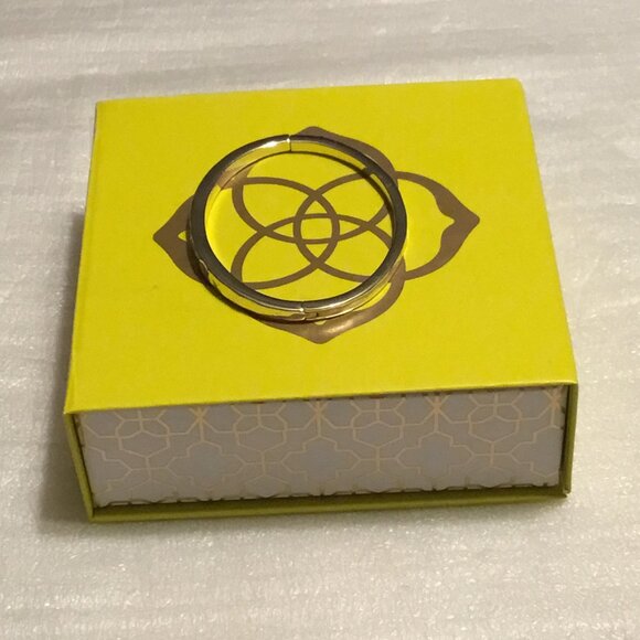 Very lovely Kendra Scott gold tone bracelet with box - Picture 9 of 12